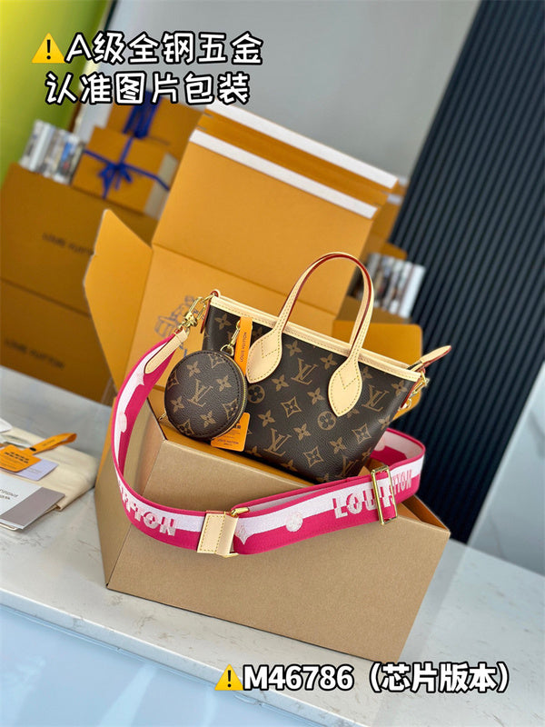  Contemporary tote bag carried on shoulder 10