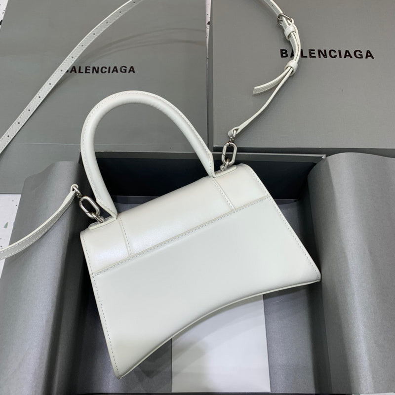 Classic Vegan Leather Handbag - Modern Structured Build | Women's Statement Accessory #535 - close-up detail shot (image 3) of designer-inspired handbag