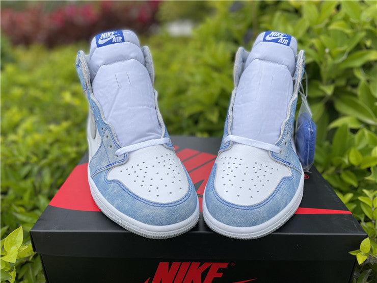 Nike crisp white luxury sneakers view 10 retro runner design
