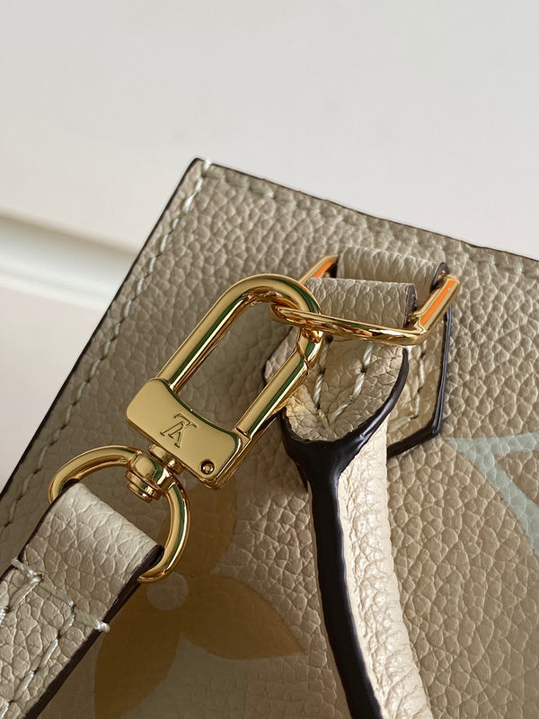 Handle and strap detail of signature modern women's handbag – women's statement bag