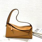 Ziva's Charm handbag – detail view (29cm*12cm*10cm)