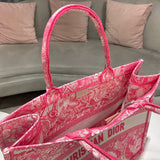 Front view of everyday-luxe statement women's handbag – women's luxury handbag