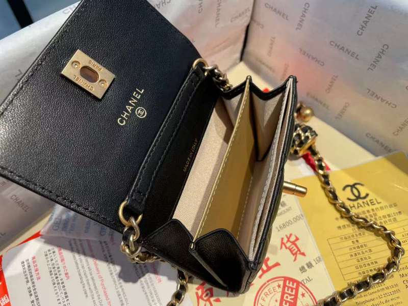 Zivas Charm Sleek Silhouette Luxury Handbag (Statement-Ready Design) – Interior View
