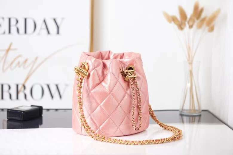  handbag, compact everyday style, image 4