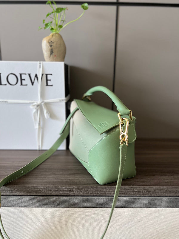 Ziva's Charm handbag – interior view (24cm*10.5cm*16cm)