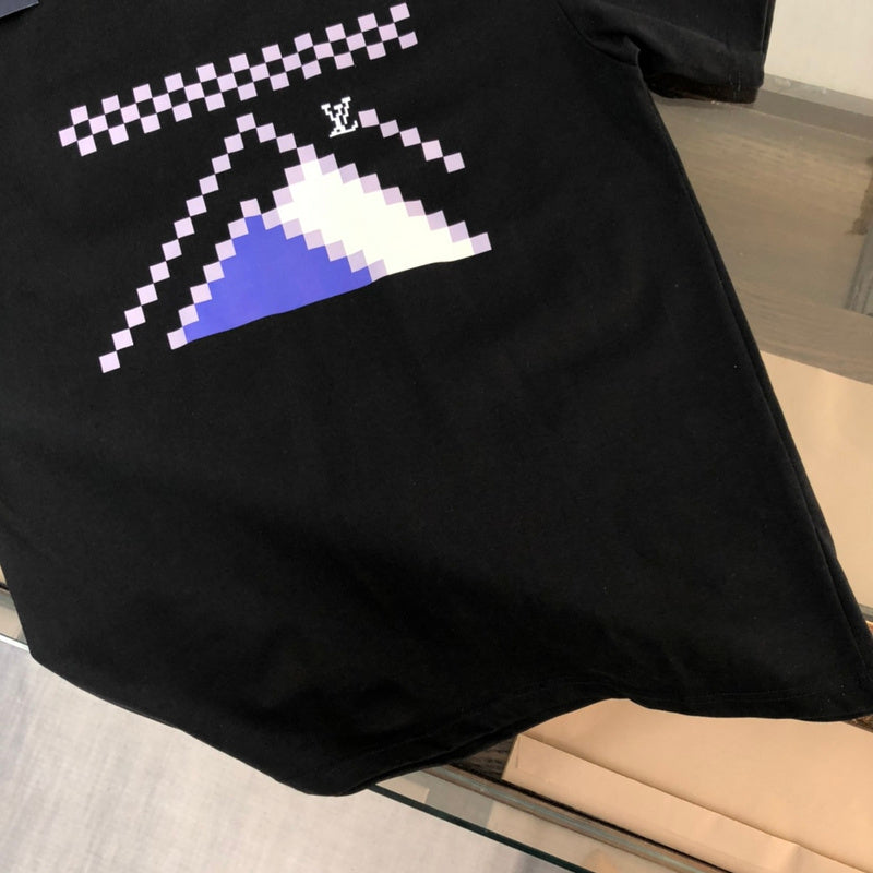 Back view of Louis Vuitton cotton t-shirt with runway-inspired design