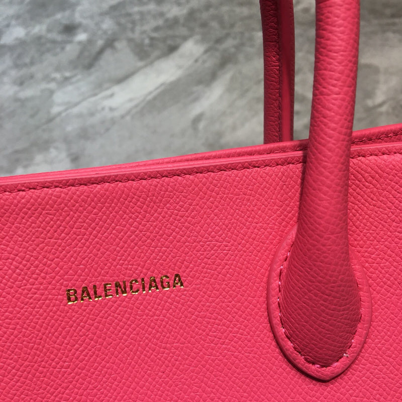 Effortless Premium PU Leather Handbag - Statement Silhouette | Women's Premium Handbag #919 - hardware and detail close-up (image 5) of designer-inspired handbag