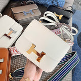  structured bag interior and compartment view