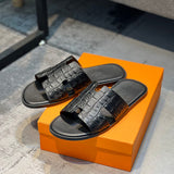 Hermès Black Low-Top Sneakers - Heel Detail View