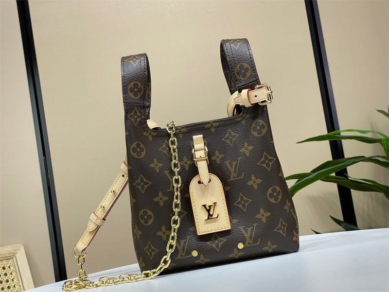  clean-lined tote bag styled with outfit 12