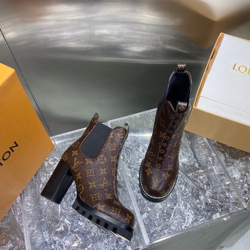 Louis Vuitton shoes Style 218 - texture and material detail