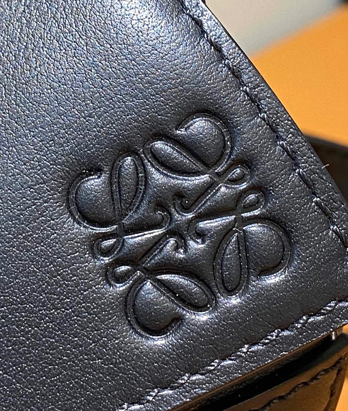 Ziva's Charm handbag – interior view (18cm*12cm*7.5cm)