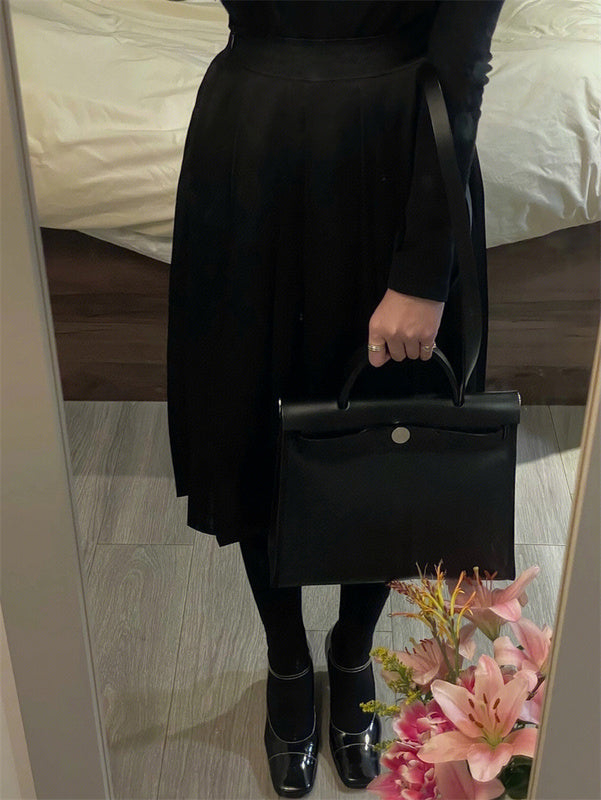  shopper bag interior and compartment view 9