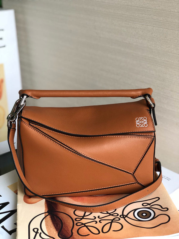 Ziva's Charm handbag – front view (24cm*14cm*12cm)