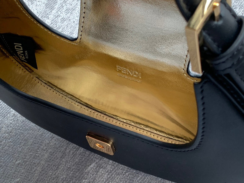 Ziva's Charm handbag – carry view (22cm*4.5cm*17.5cm)
