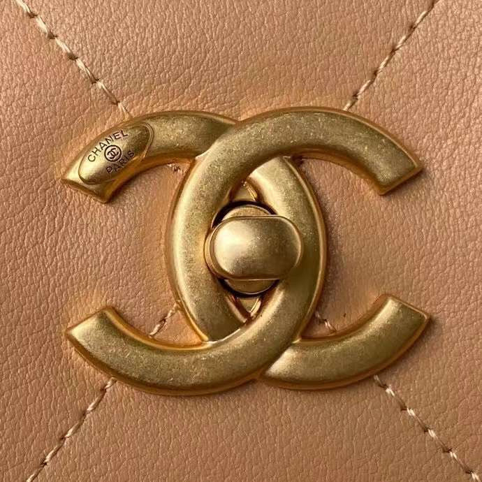 handbag, spacious everyday style, image 4