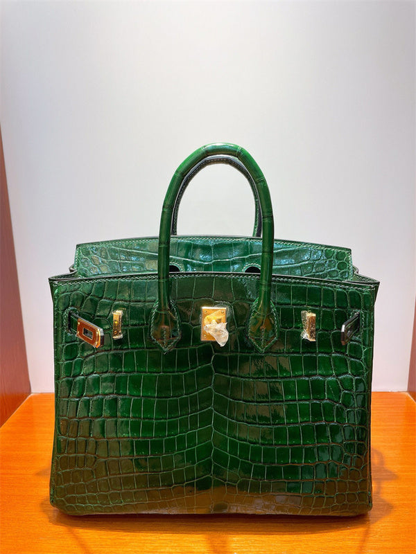  top-handle bag interior and compartment view