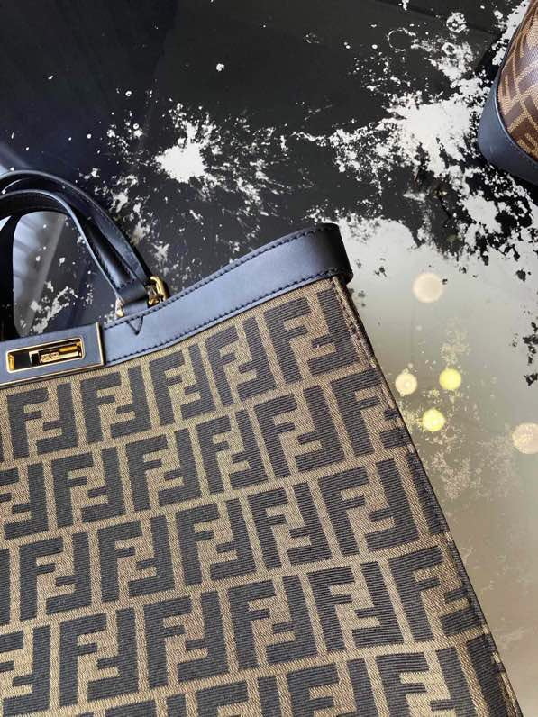 Ziva's Charm handbag – carry view (41cm*16cm*30cm)