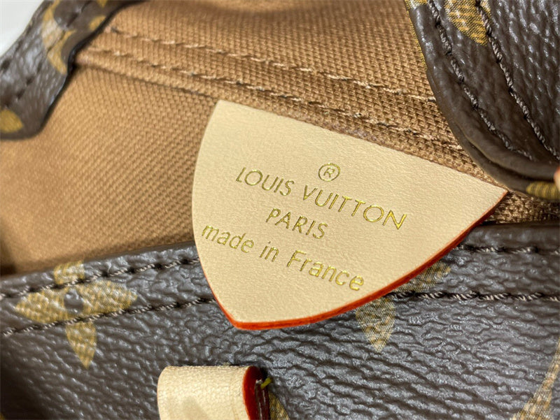  tote bag interior and compartment view 9
