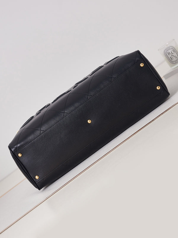  handbag, spacious everyday style, image 3