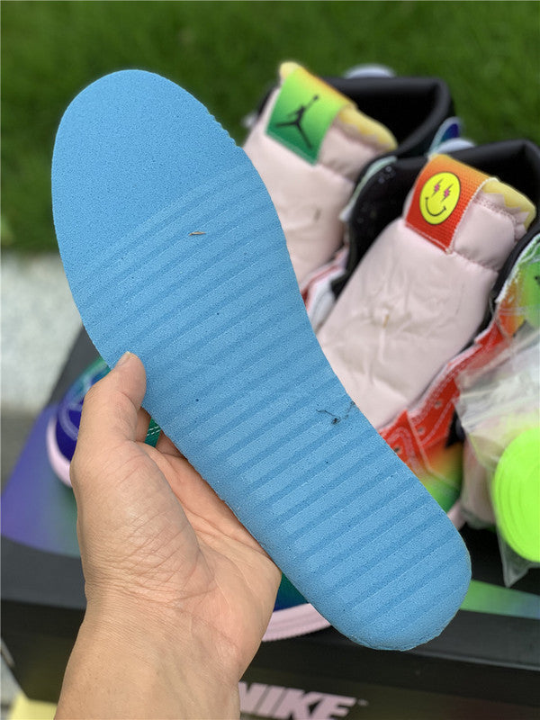 Nike Men's & Women's Premium Low-Top Trainers — Style 037 close-up view