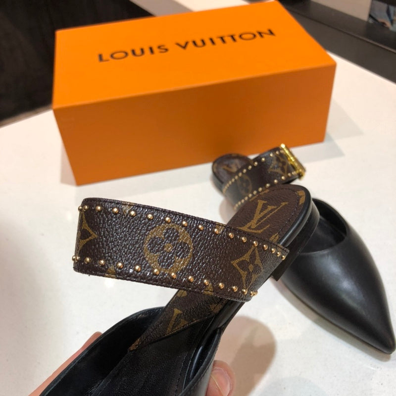Louis Vuitton Black Low-Top Sneakers - Heel Detail View