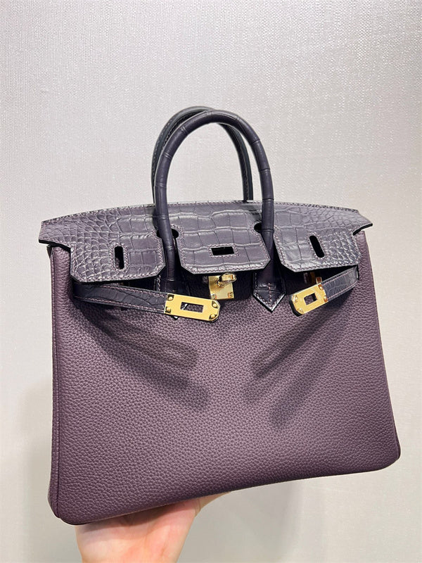  crossbody bag interior and compartment view