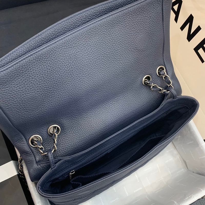  women's handbag, spacious design, view 9