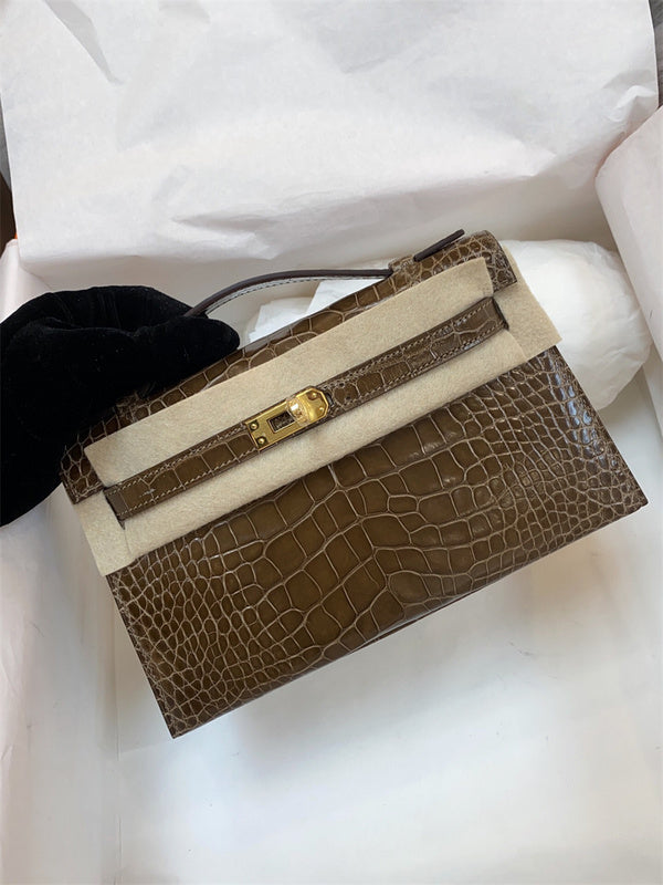  Polished carryall bag carried on shoulder 40