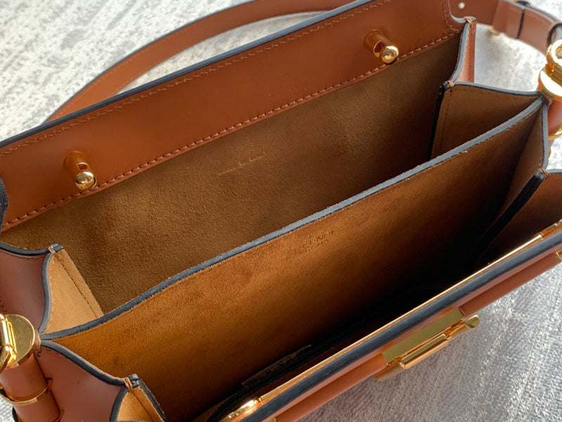 Ziva's Charm handbag – full view (26.5cm*19cm*10cm)