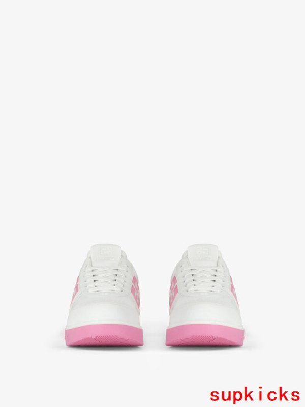 Givenchy shoes Style 052 - close-up of iconic logo design