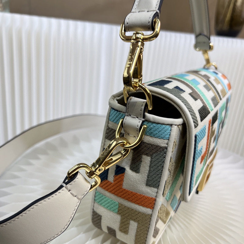 Ziva's Charm handbag – interior view (26cm*13cm*6cm)