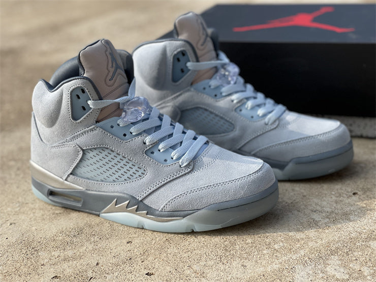 Nike Men's & Women's Iconic Street Trainers — Style 251 angle view
