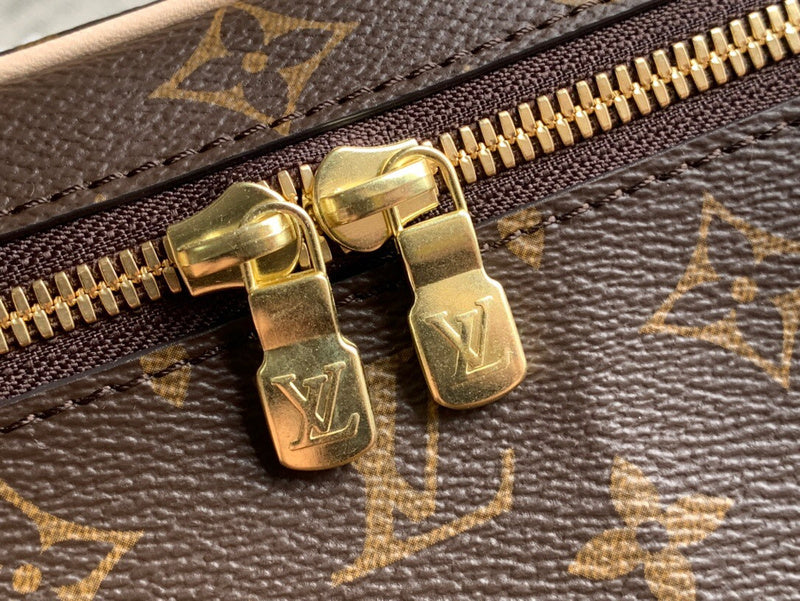  understated everyday bag styled with outfit