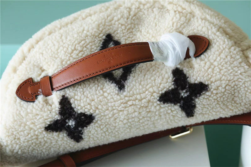  handbag interior and compartment view 15