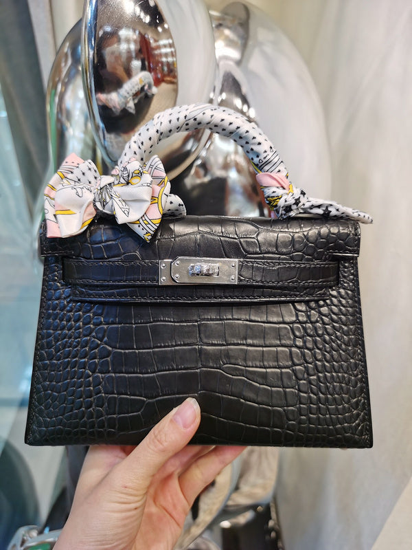 Modern handbag styled for everyday wear