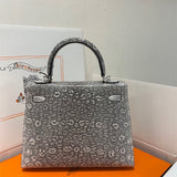  streamlined tote bag detail view showing craftsmanship 14