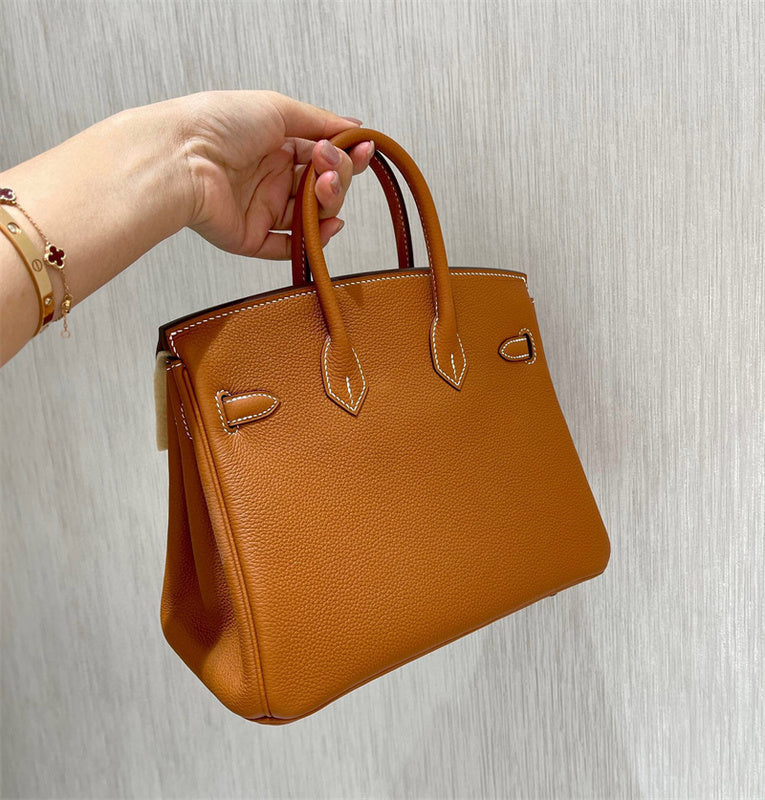  structured bag interior and compartment view