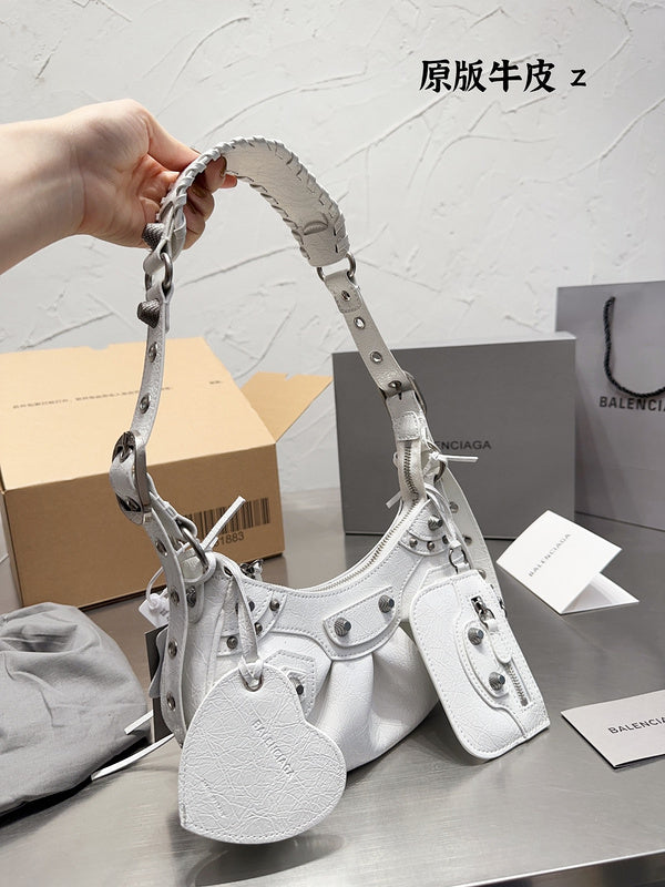 Ziva's Charm handbag – front view (one versatile size)