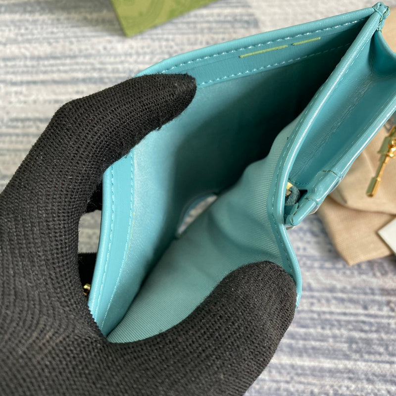 Close-up detail of premium chic women's handbag – women's designer-style accessory