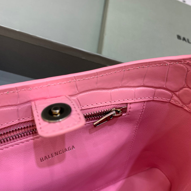 Zivas Charm Signature Style Statement Handbag (Timeless Wardrobe Addition) – Interior View 2