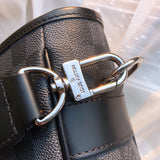 Side profile of chic modern women's handbag – women's everyday handbag
