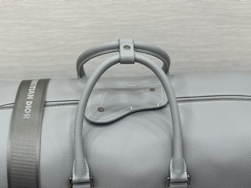 Styled lifestyle shot of everyday-luxe signature women's handbag – women's designer-style accessory