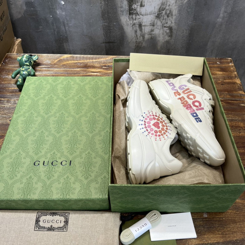 Gucci classic monochrome luxury sneakers view 9 everyday casual design
