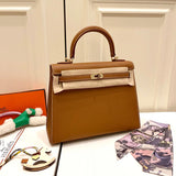 Streamlined bag women's premium everyday handbag