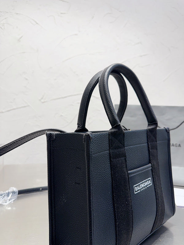 Ziva's Charm handbag – carry view (one versatile size)