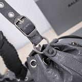 Zivas Charm Contemporary Flair Statement Handbag (Timeless Wardrobe Addition) – Close-Up Detail 11