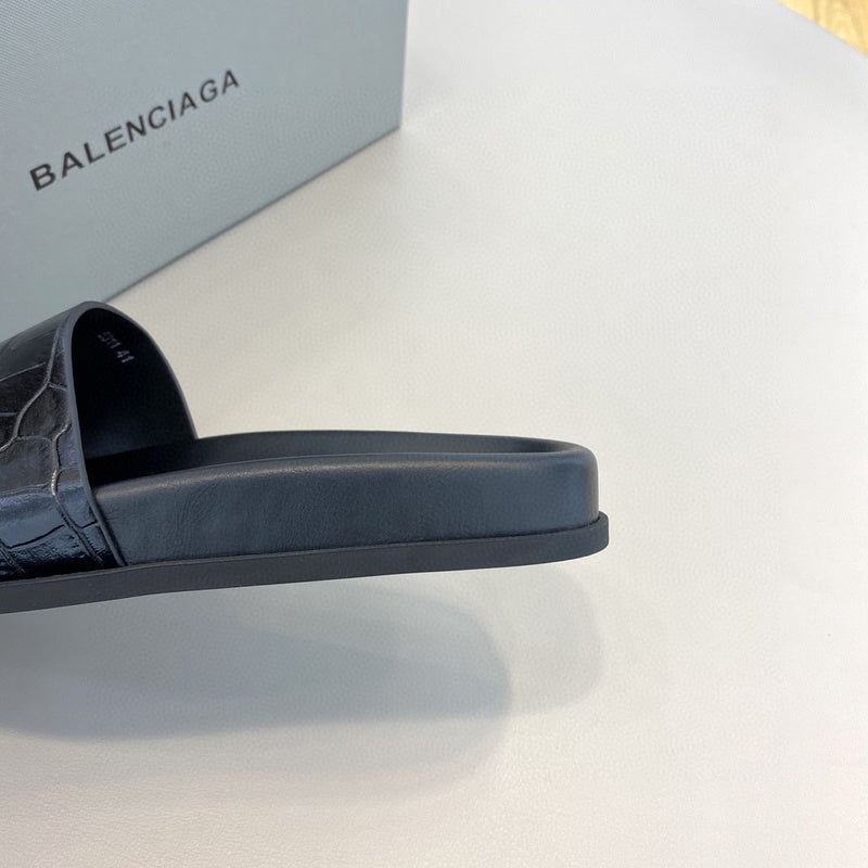 Zivas Charm Modern Edge Designer Sandals (Modern Wardrobe Staple) – Detail View
