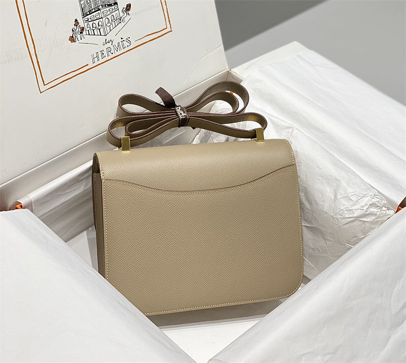 Close-up detail of streamlined bag design