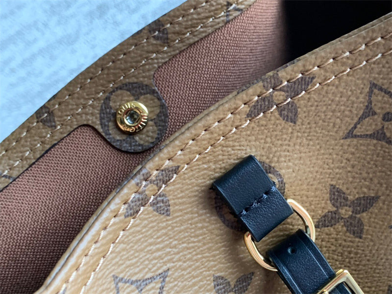  satchel interior and compartment view 9